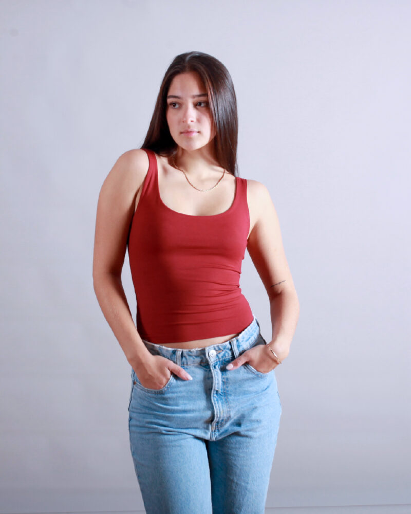 TANK TOP LARGO GUINDA